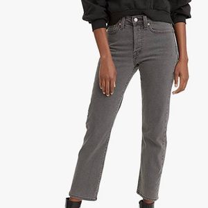 Levi’s wedgie straight size 28